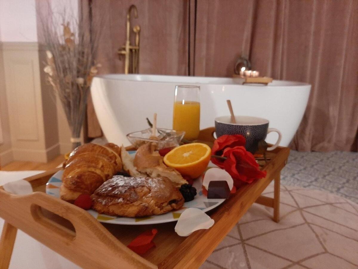 Luxury Suite Paris Republique Exterior foto